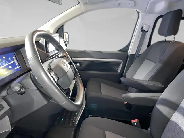 Opel Zafira Life view 4