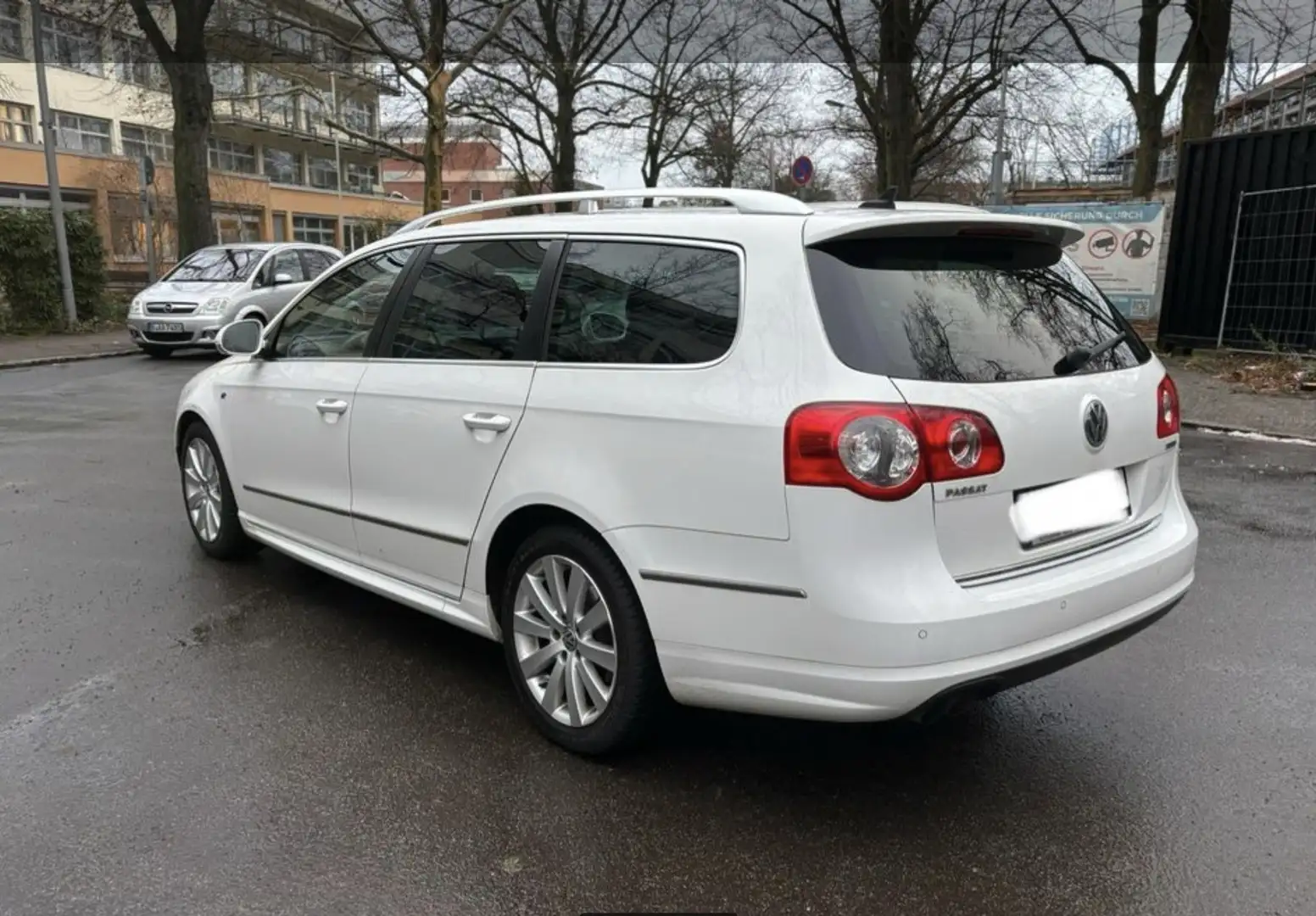 Volkswagen Passat Variant 2.0 TSI R-Line Edition Plus - 1
