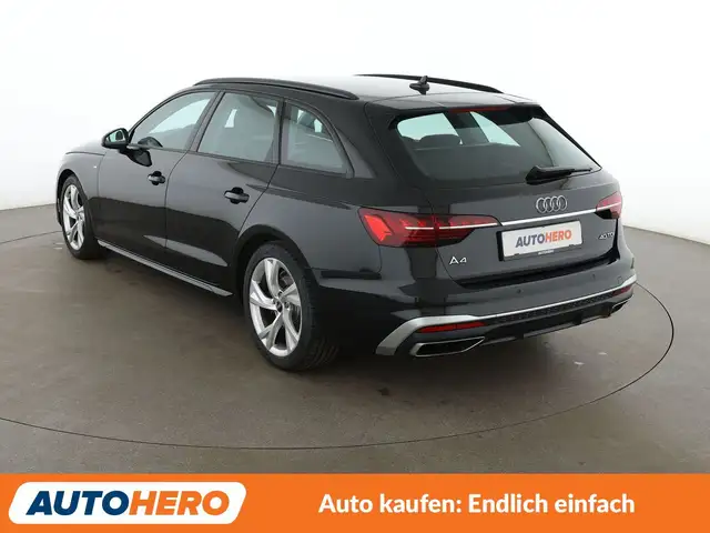 Audi A4 view 4