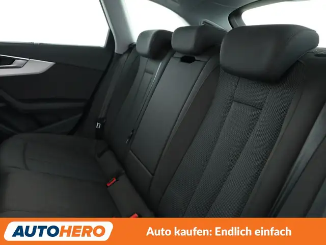 Audi A4 view 14