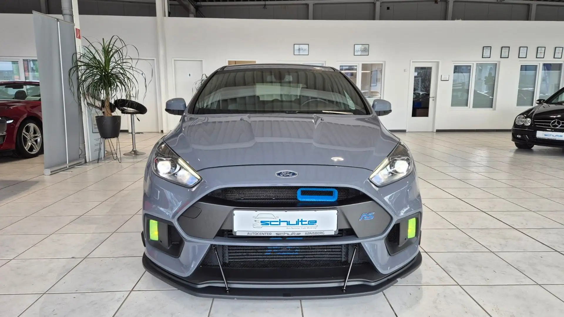 Ford Focus Lim. RS Performance Gris - 2