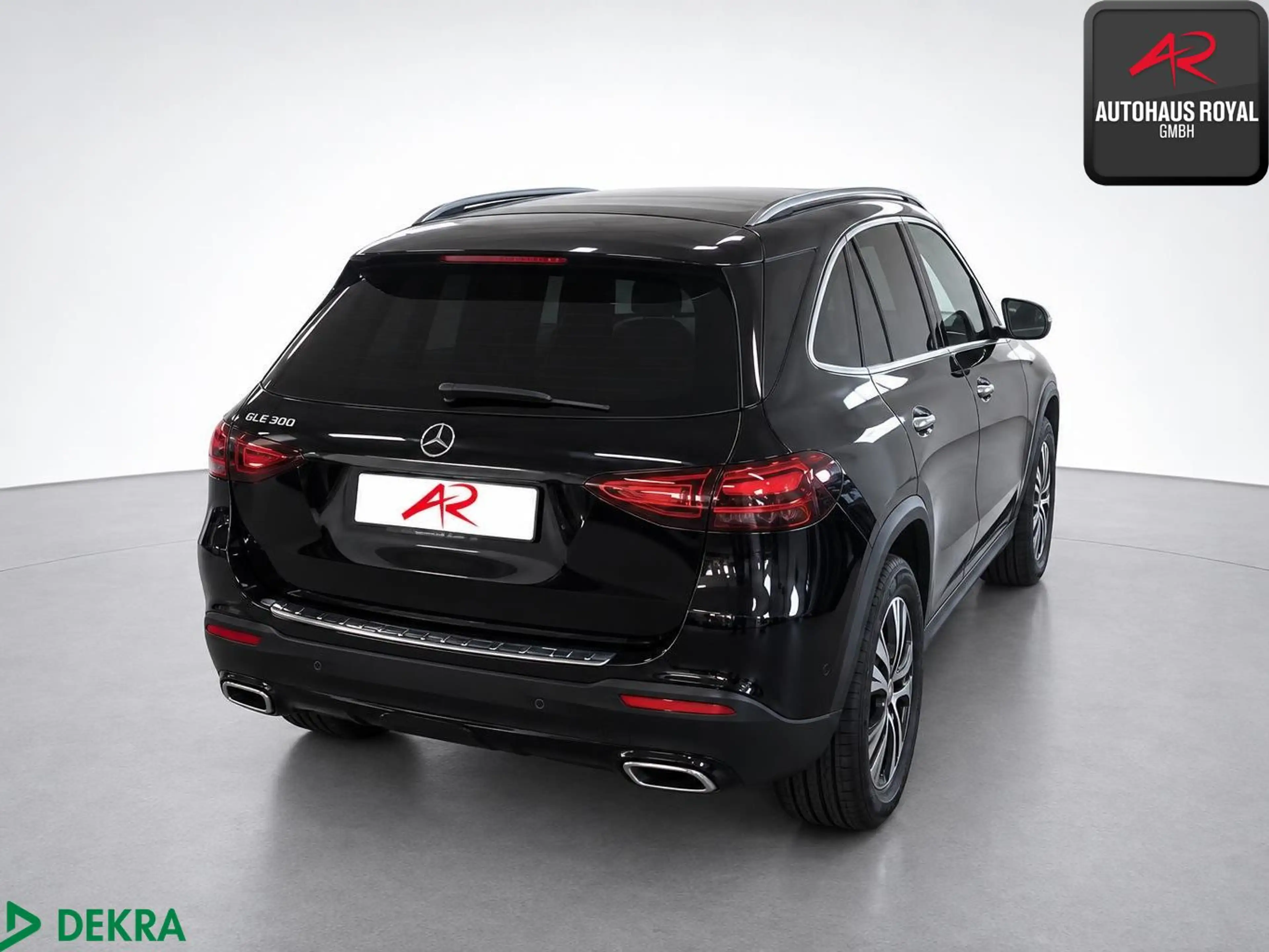 Mercedes-Benz GLA 180 PROGRESSIVE LINE ADVANCED PANO,MULTIBEAM — photo 3