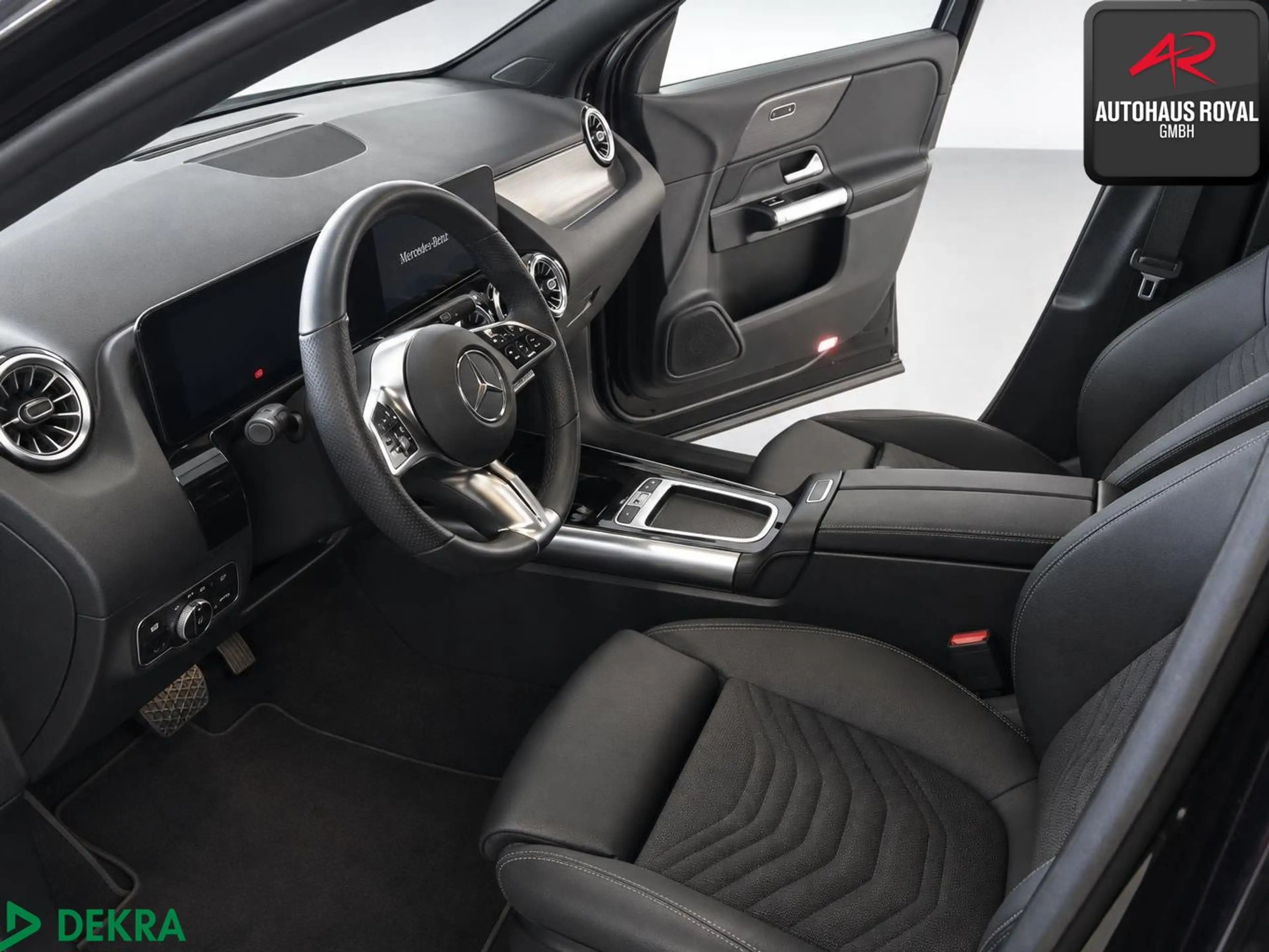 Mercedes-Benz GLA 180 PROGRESSIVE LINE ADVANCED PANO,MULTIBEAM — photo 5