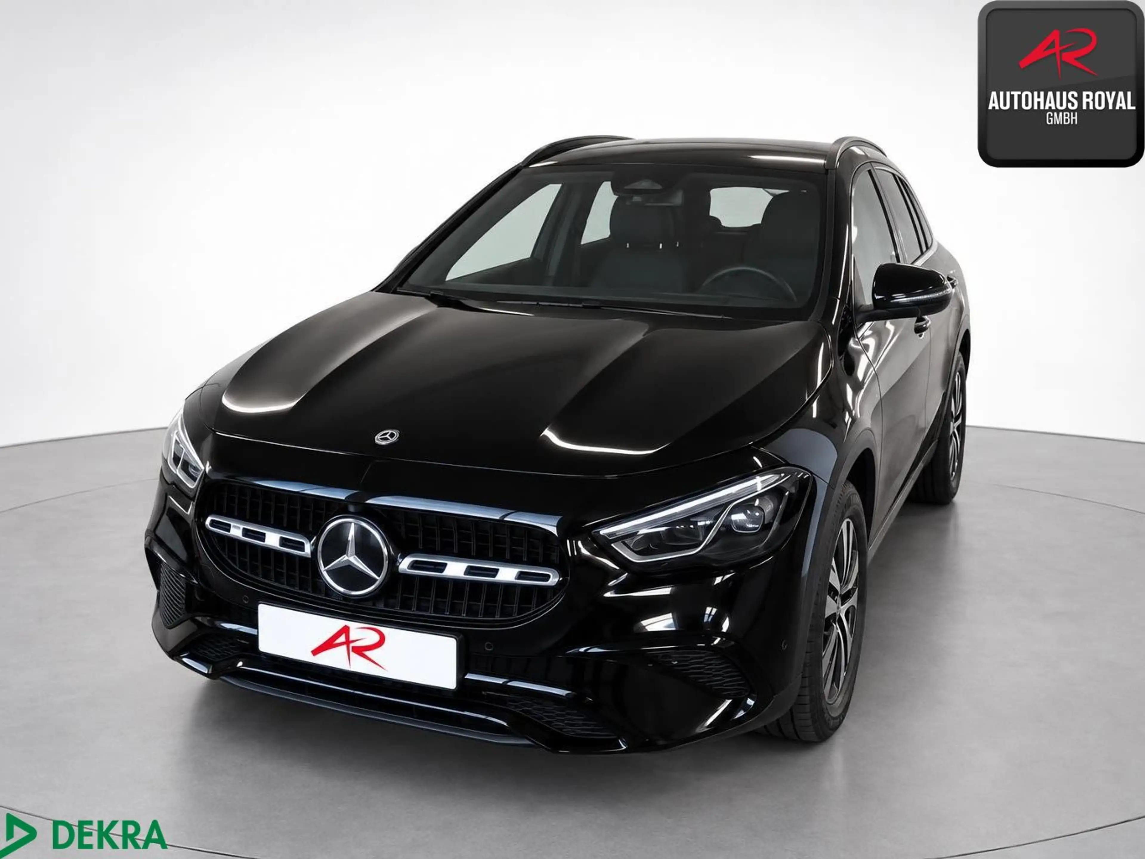 Mercedes-Benz GLA 180 PROGRESSIVE LINE ADVANCED PANO,MULTIBEAM