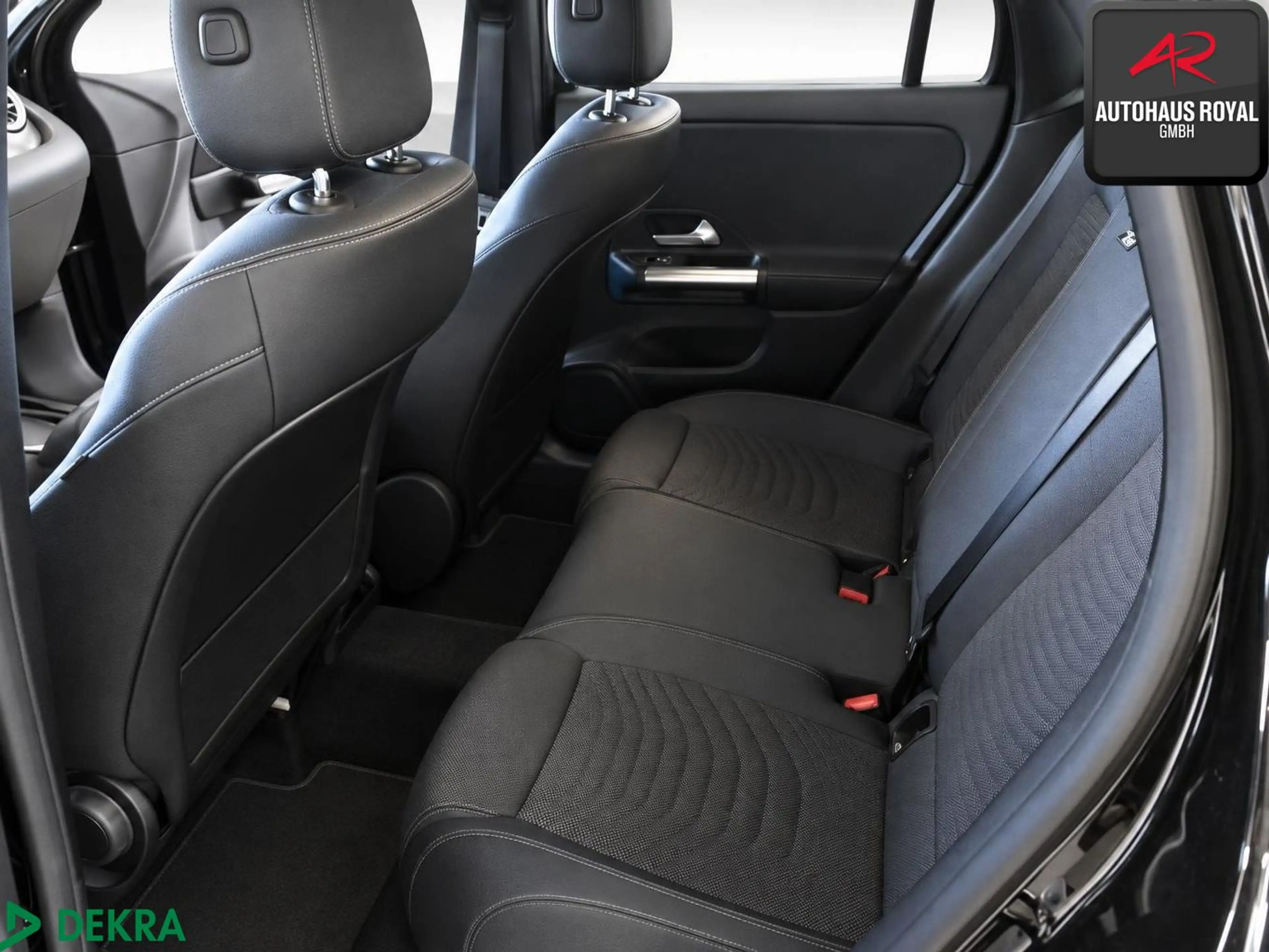 Mercedes-Benz GLA 180 PROGRESSIVE LINE ADVANCED PANO,MULTIBEAM — photo 6