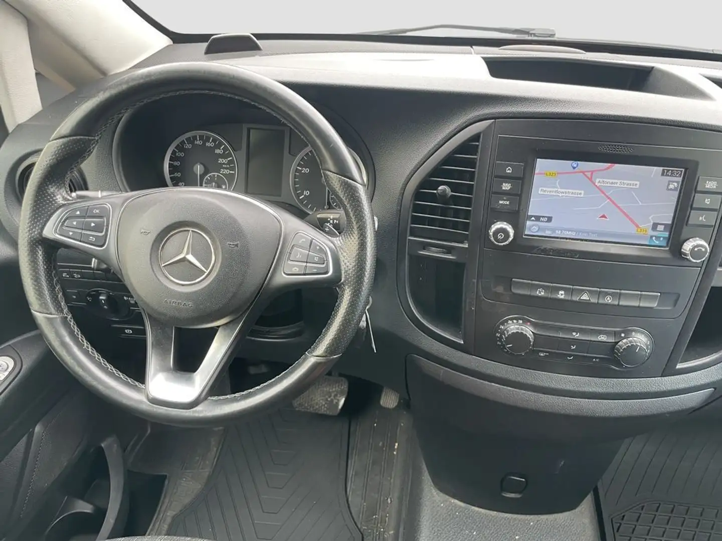 Mercedes-Benz Vito Kasten Lang 114 CDI 4x4 Aut. Rouge - 2