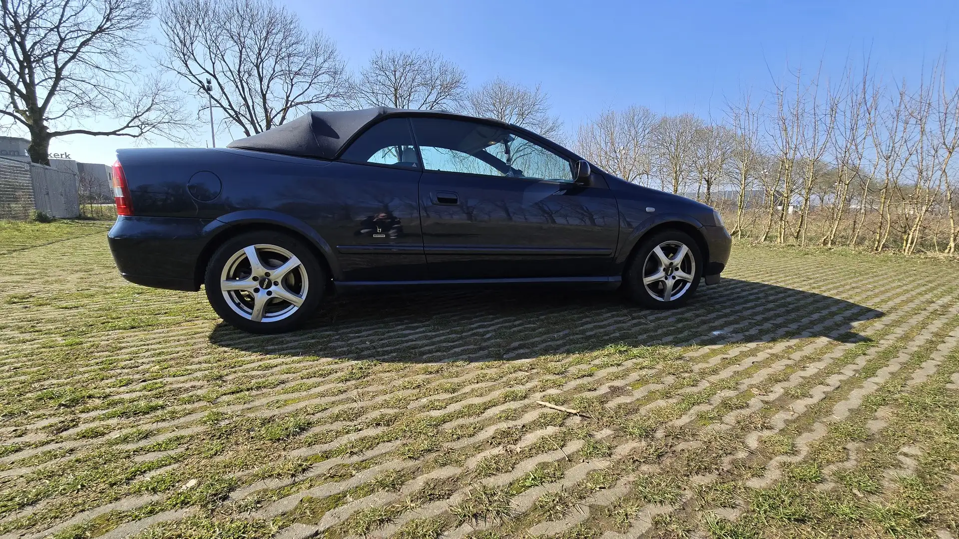 Opel Astra 2.2-16V Blauw - 2