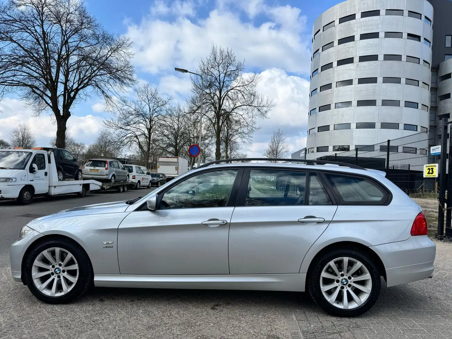BMW 320 3-serie Touring 320xd Business Line Grijs - 2