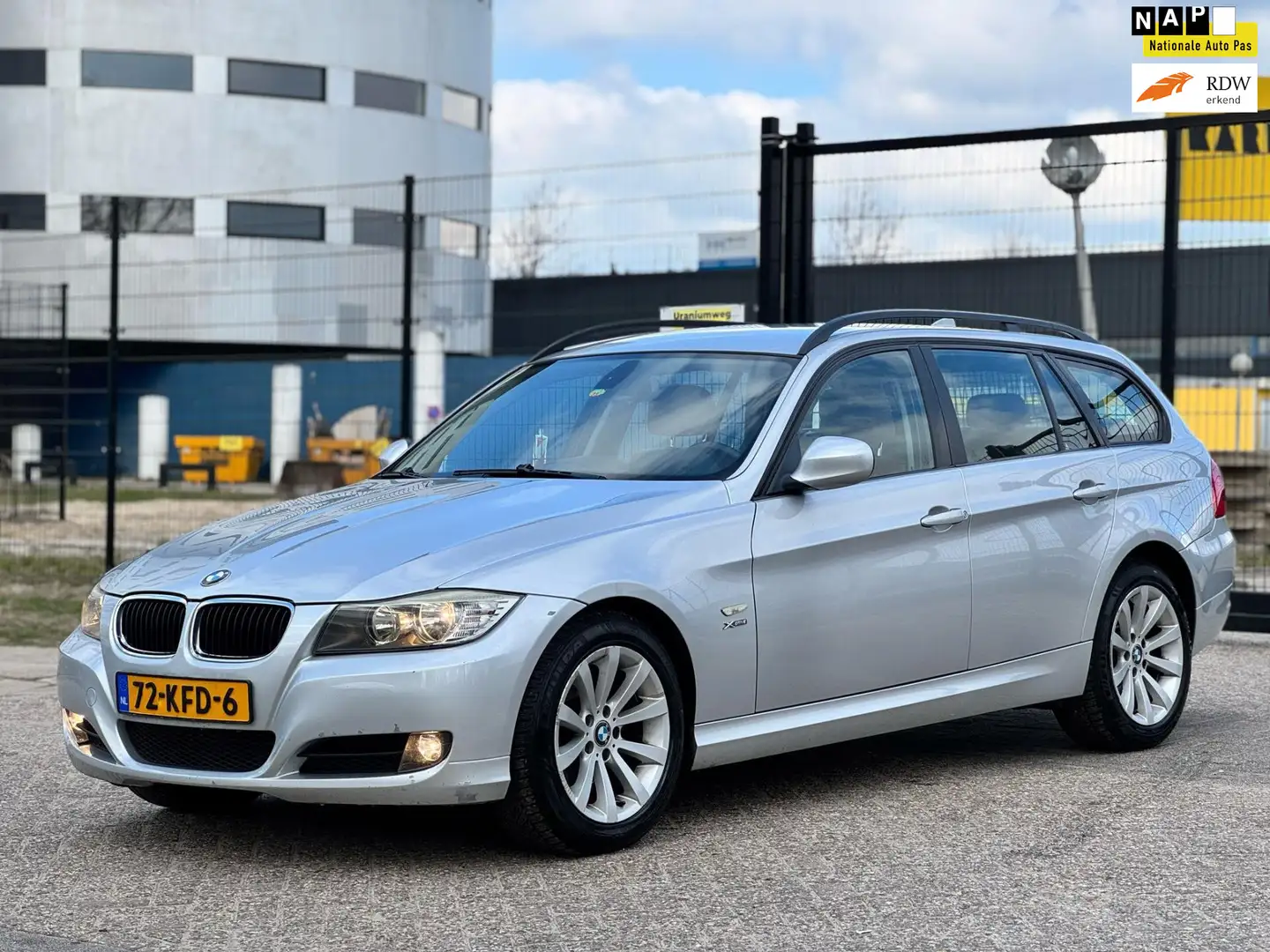 BMW 320 3-serie Touring 320xd Business Line Grijs - 1