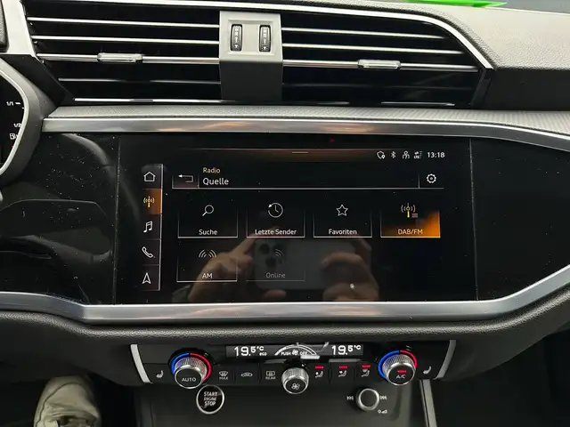 Audi Q3 view 24