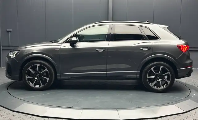 Audi Q3 view 2