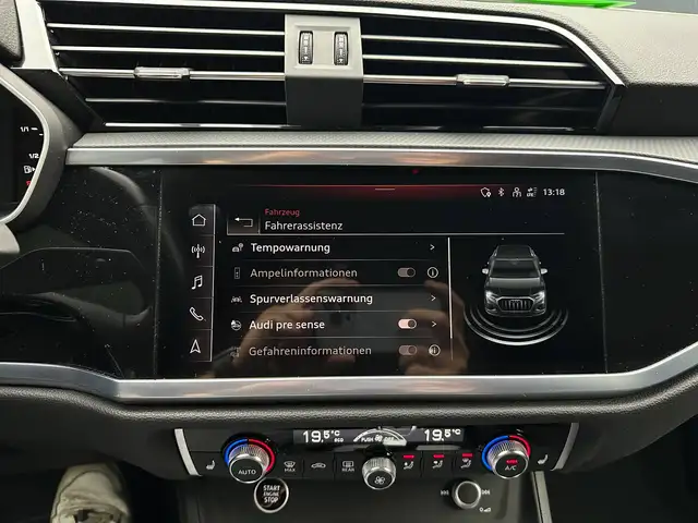 Audi Q3 view 23