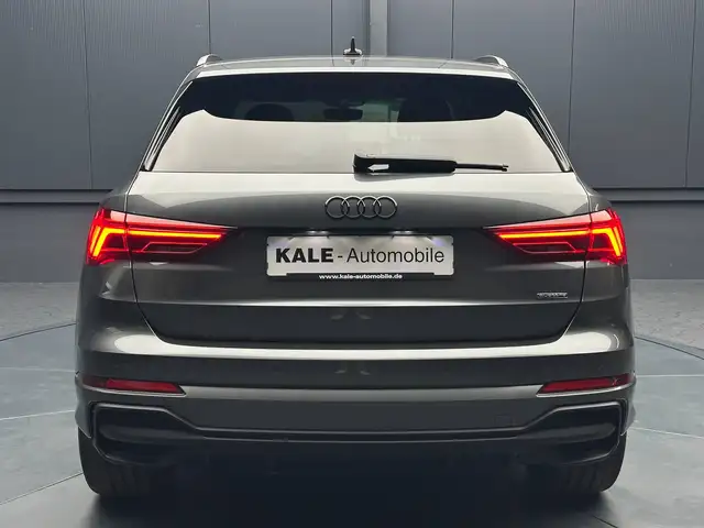 Audi Q3 view 4