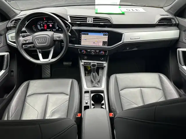 Audi Q3 view 12