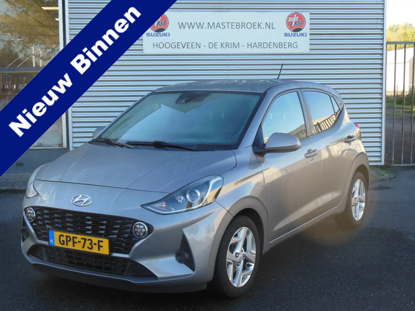 Hyundai i10 1.0 Premium Staat in Hoogeveen Grijs - 1