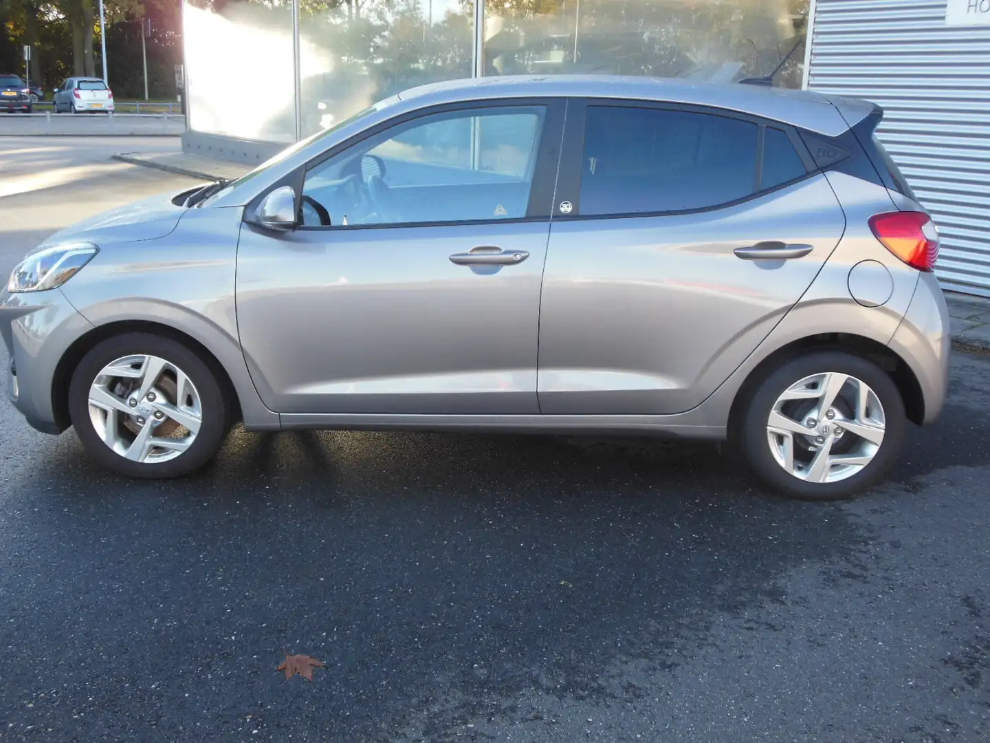 Hyundai i10 1.0 Premium Staat in Hoogeveen Grijs - 2
