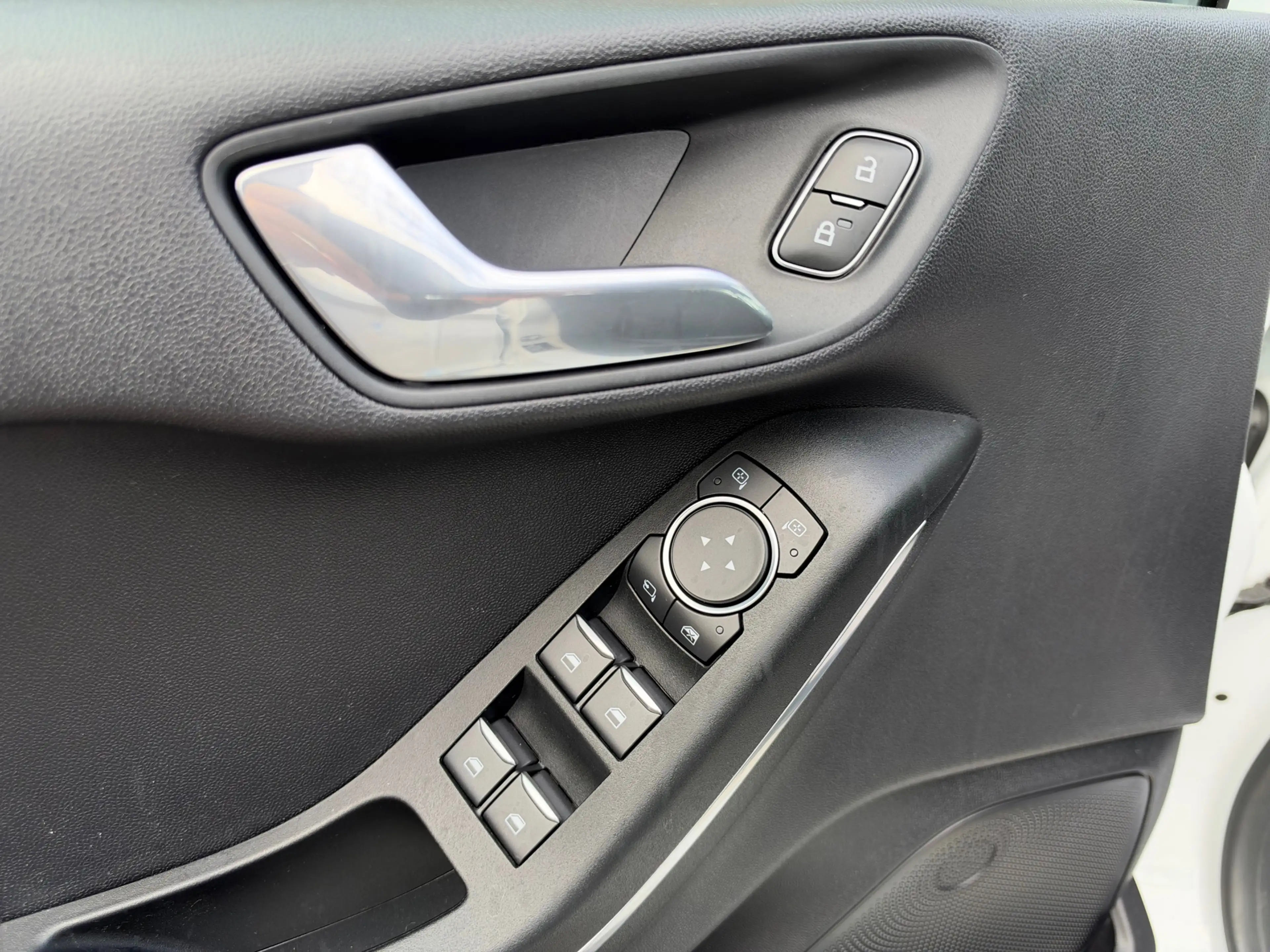 Ford Fiesta 1.0 EcoBoost ST-Line — photo 16