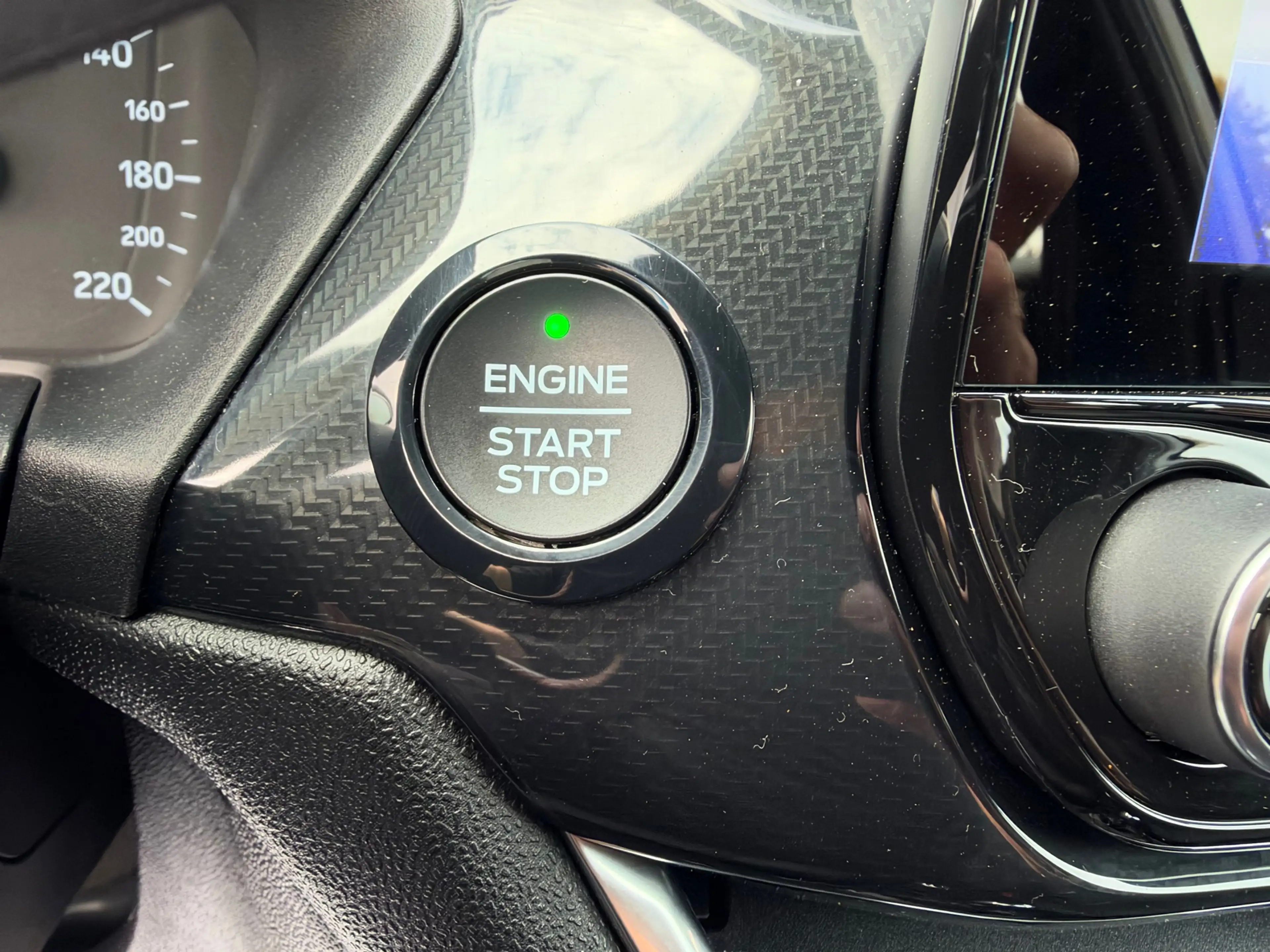 Ford Fiesta 1.0 EcoBoost ST-Line — photo 24