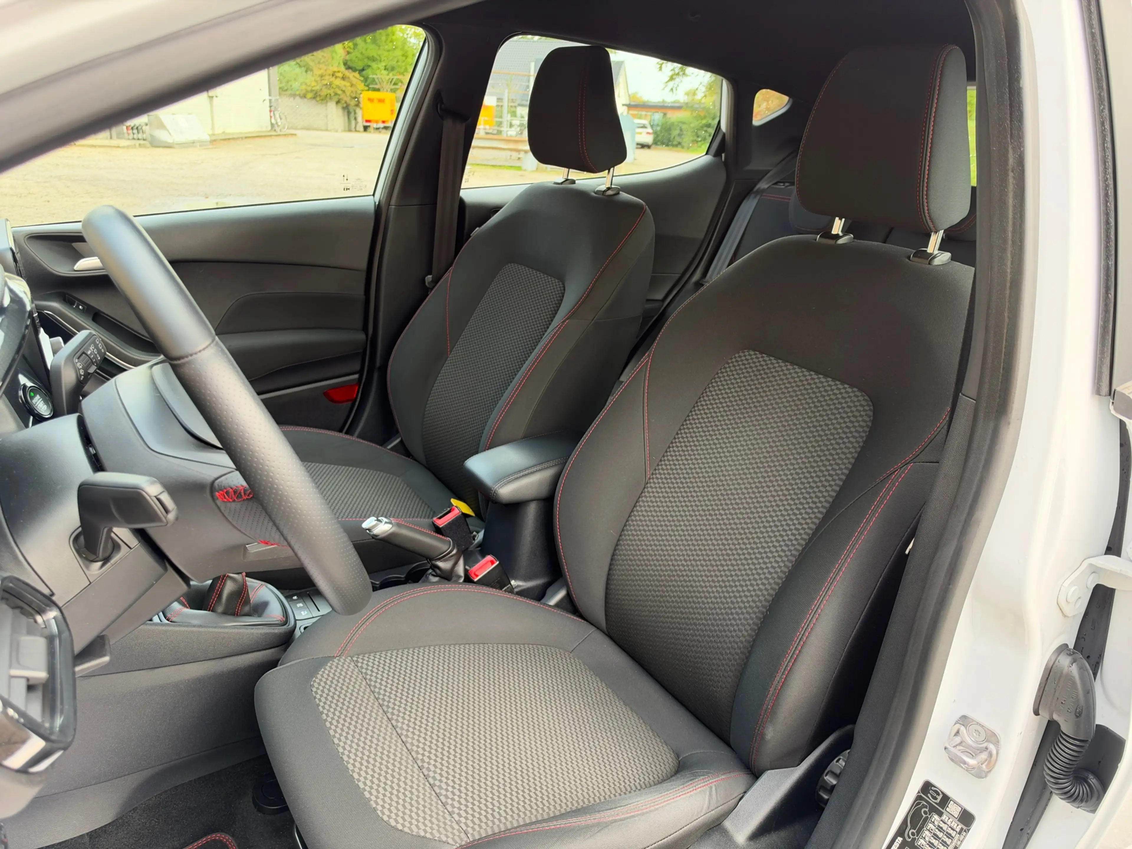 Ford Fiesta 1.0 EcoBoost ST-Line — photo 13