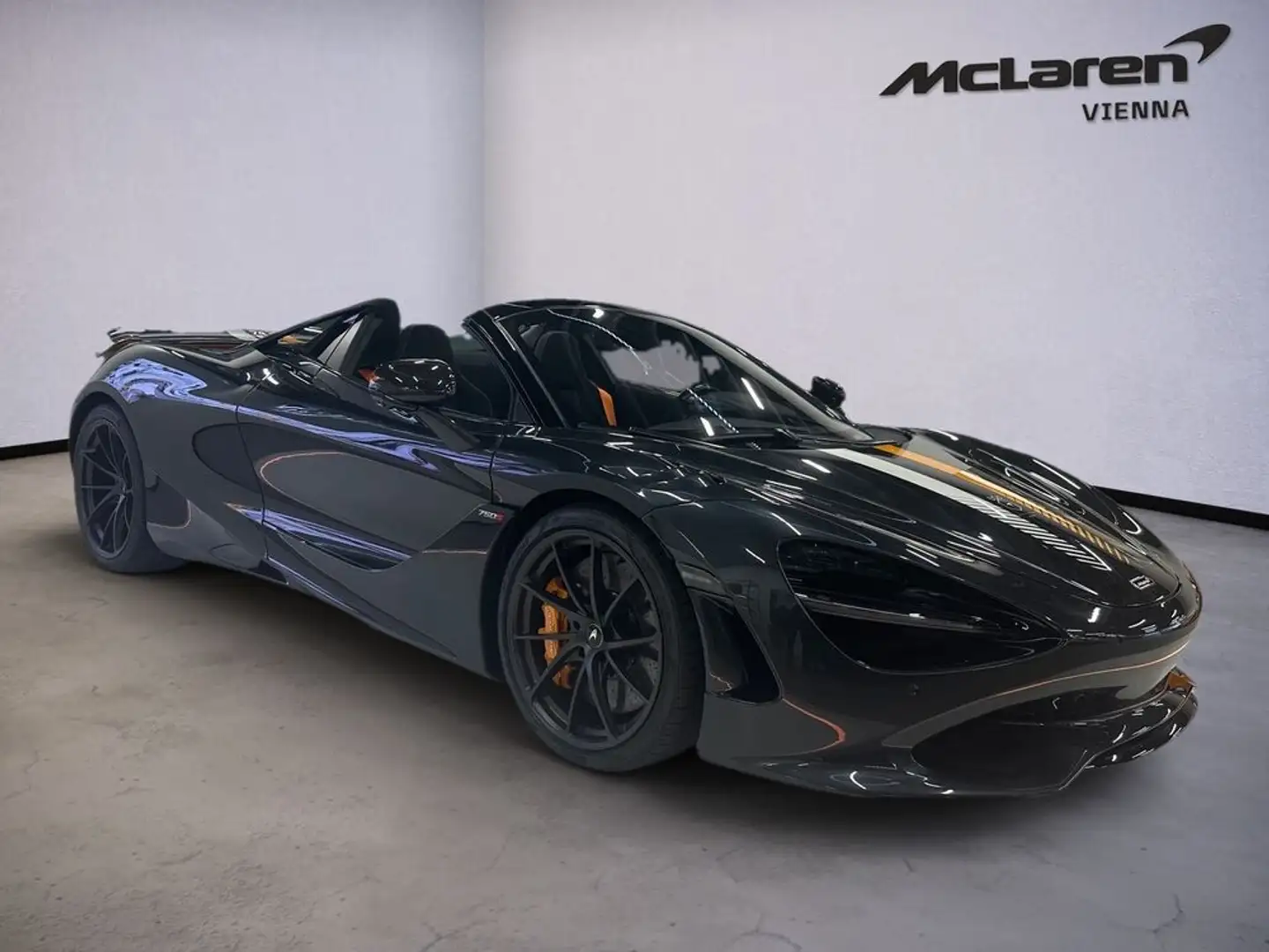 McLaren 750S 750S Spider / ''Triple Crown'' / 1 of 60 / LeMans Gris - 2