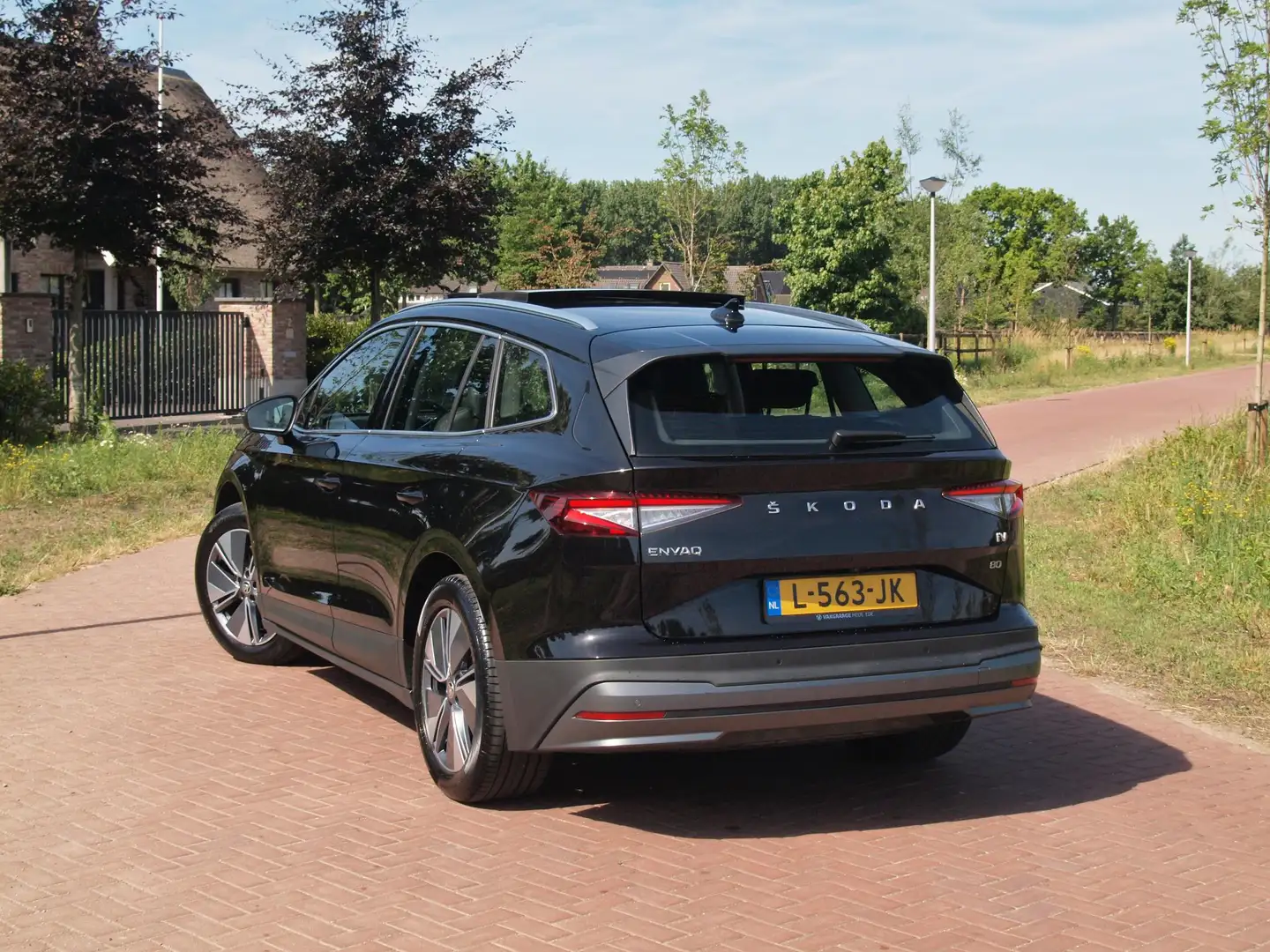 Skoda Enyaq iV 80 | Panoramadak | Camera | Apple Carplay | Cru Zwart - 2