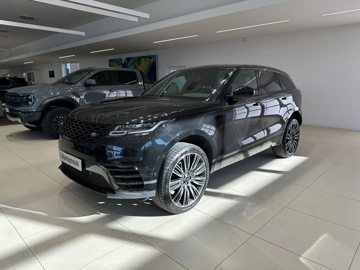 Land Rover Range Rover Velar 2.0 I4 240 CV R-Dynamic SE Nero - 1