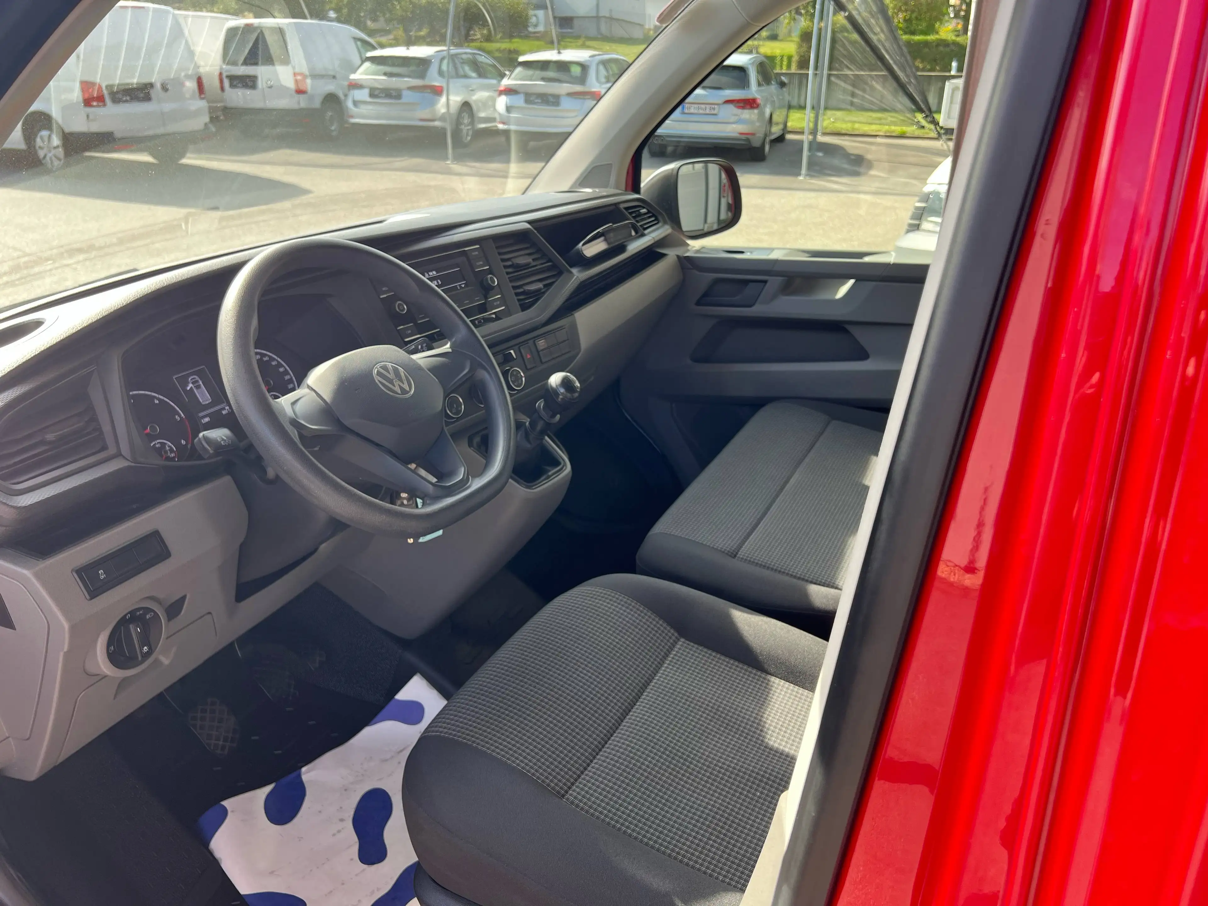 Volkswagen T6.1 Transporter Kasten LR 2,0 TDI LED-SCHEINWERFER/KLIMA/AHV/ZGG3,2t — photo 4
