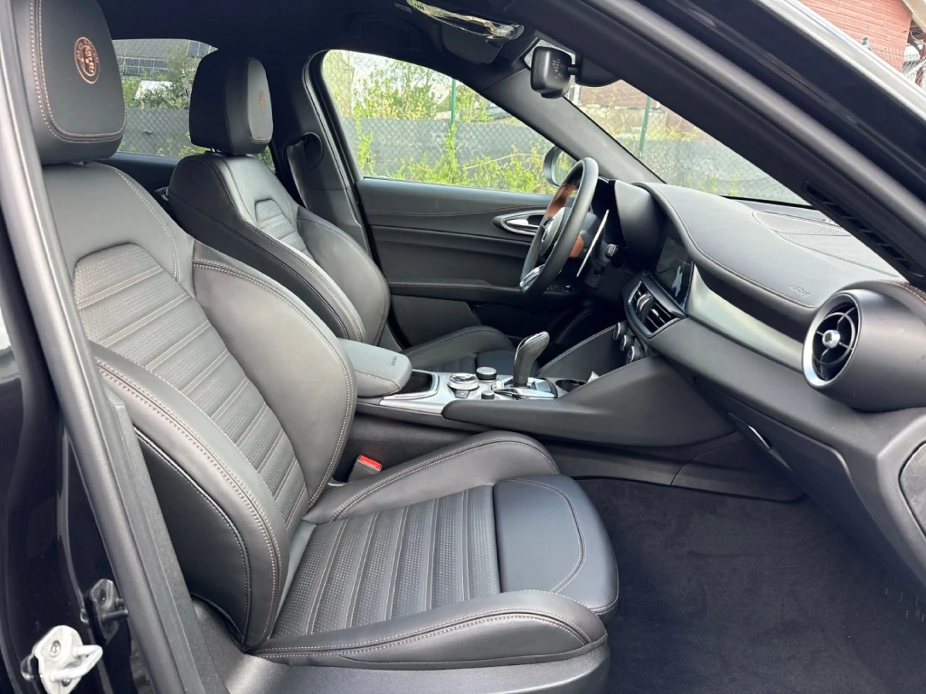 Alfa Romeo Giulia Intensa Q4 2.0 Turbo 280 PS — photo 9