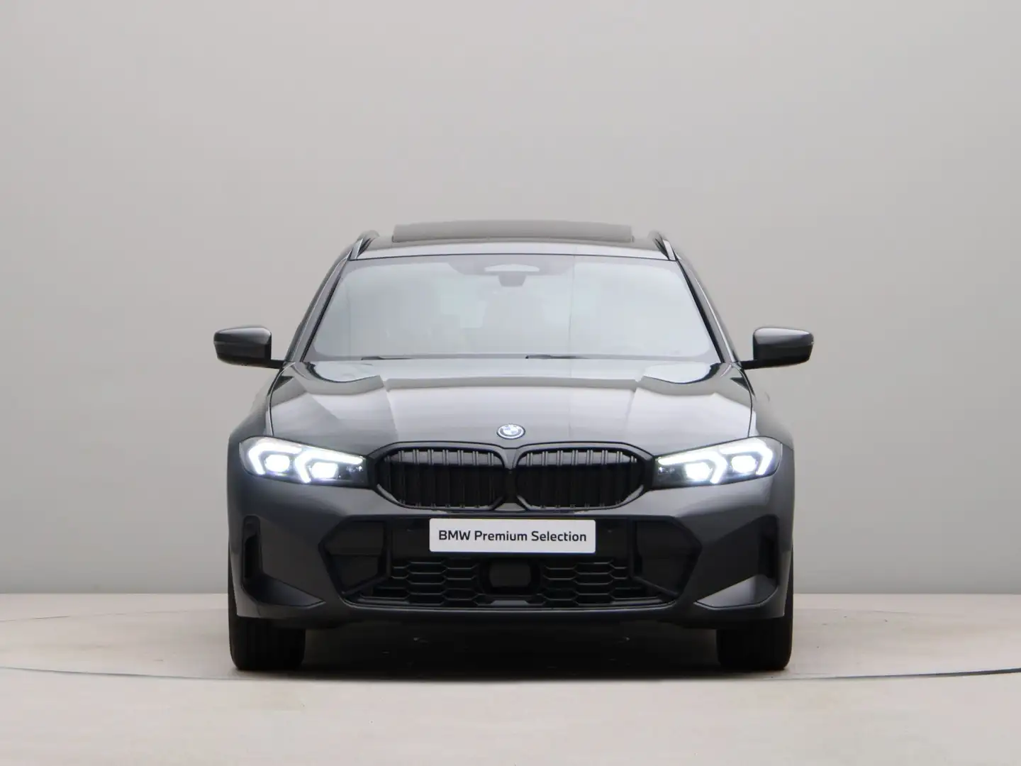 BMW 330 3 Serie 330e xDrive Innovation Pack - M-Sport Pro Grijs - 2