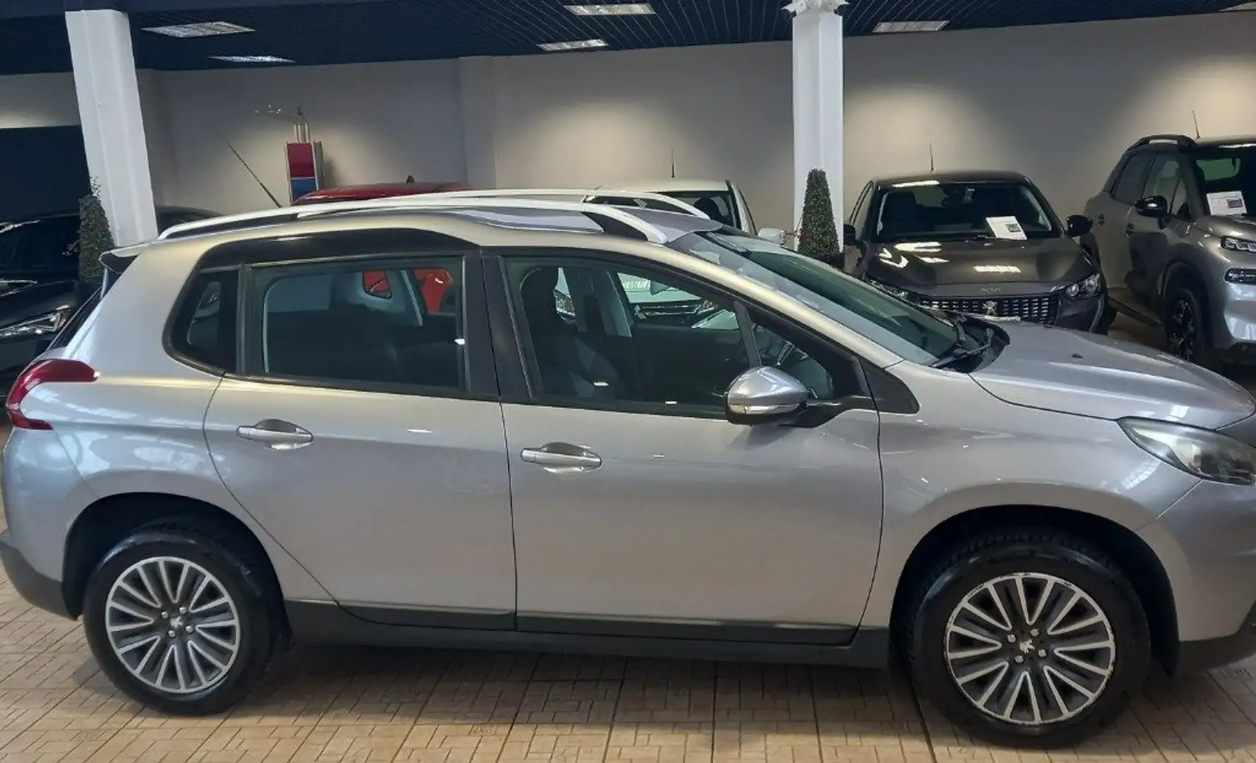 Peugeot 2008 1° serie PureTech 82 Active Grigio - 2