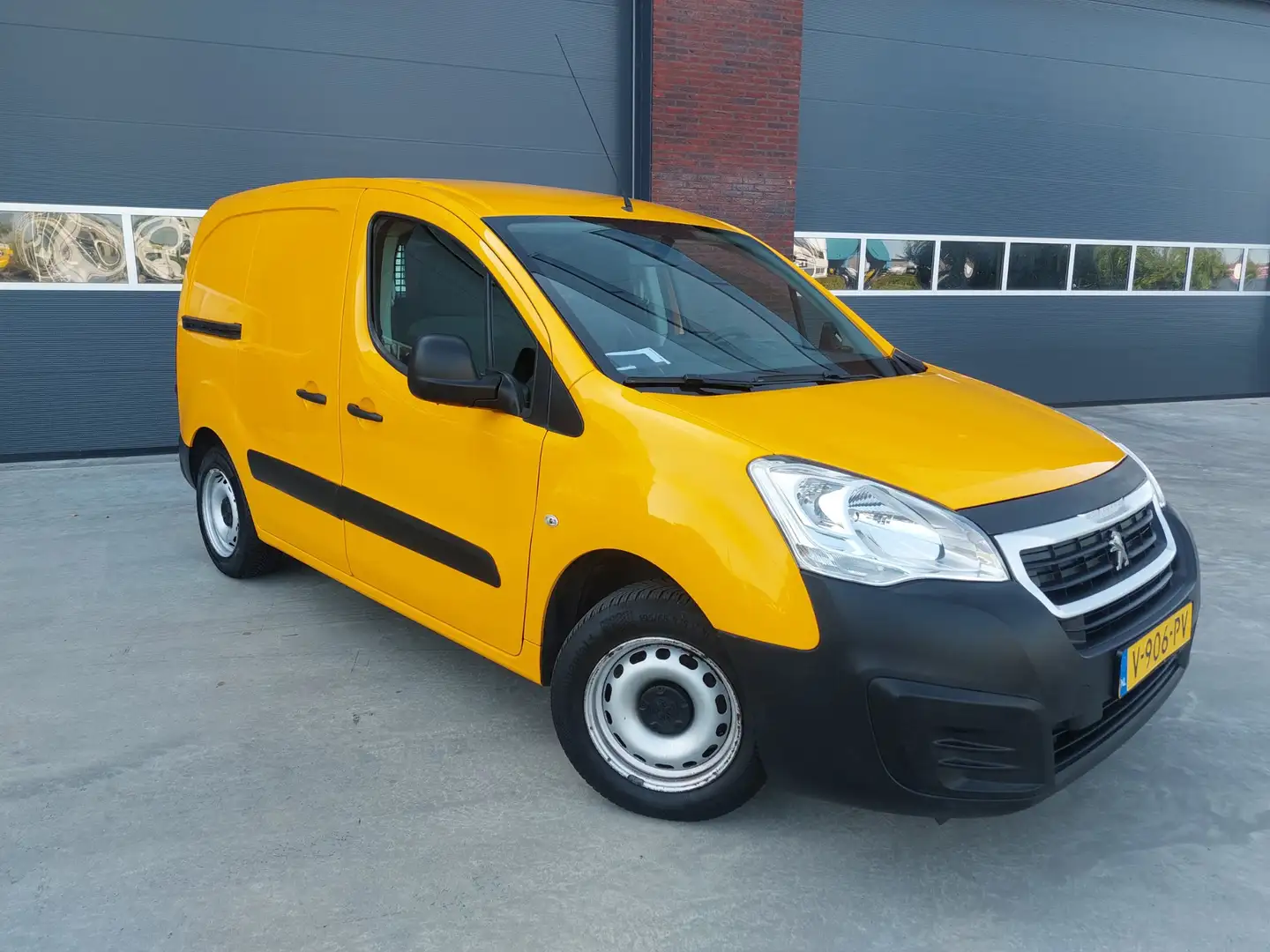 Peugeot Partner 120 1.6 BlueHDi Euro 6 AIRCO/SCHUIFDEUR/Trekhaak Żółty - 1