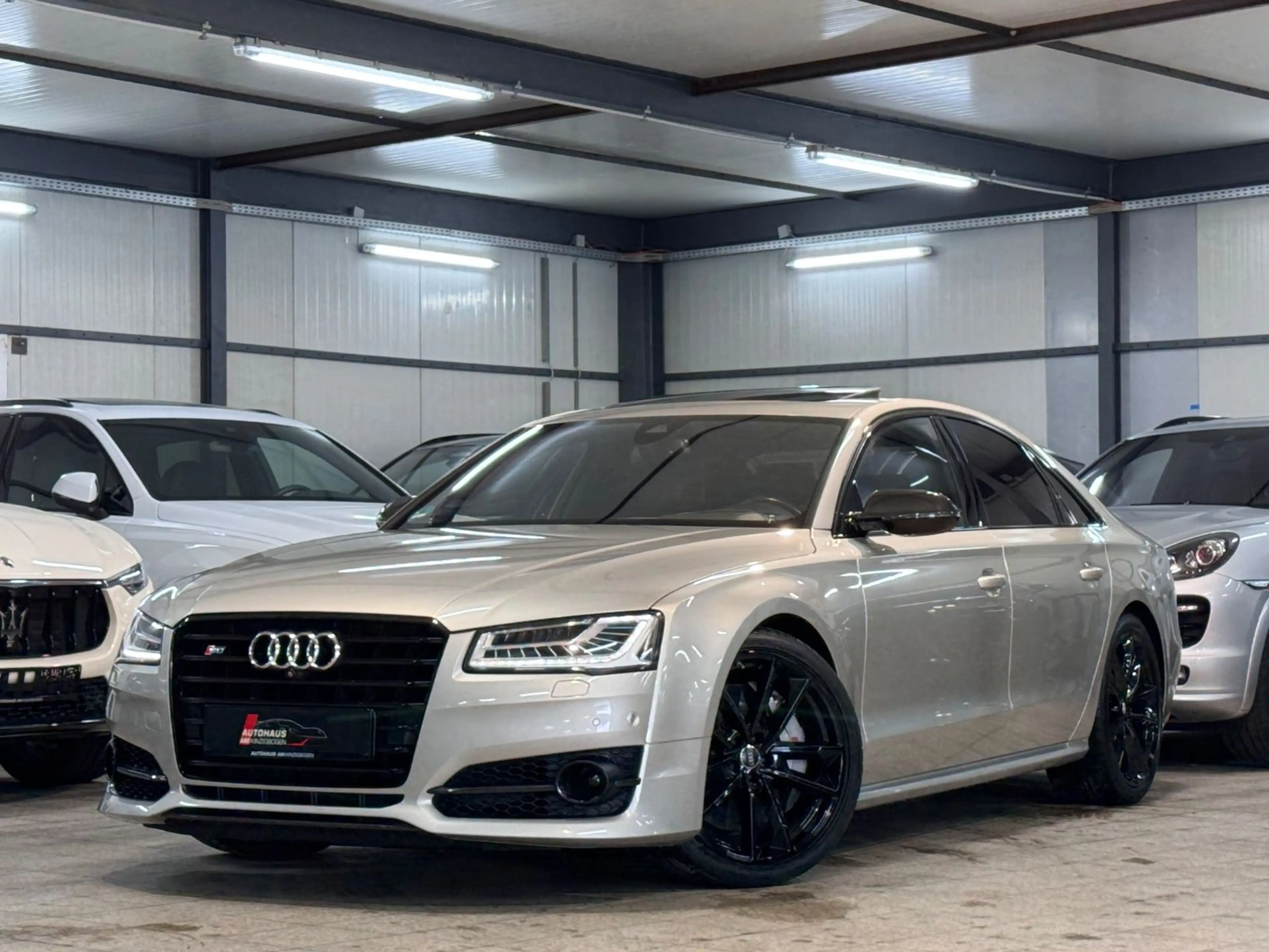 Audi S8 4.0 TFSI quattro plus CRBN*NIGHTV*HUD*B&O*STH — photo 3
