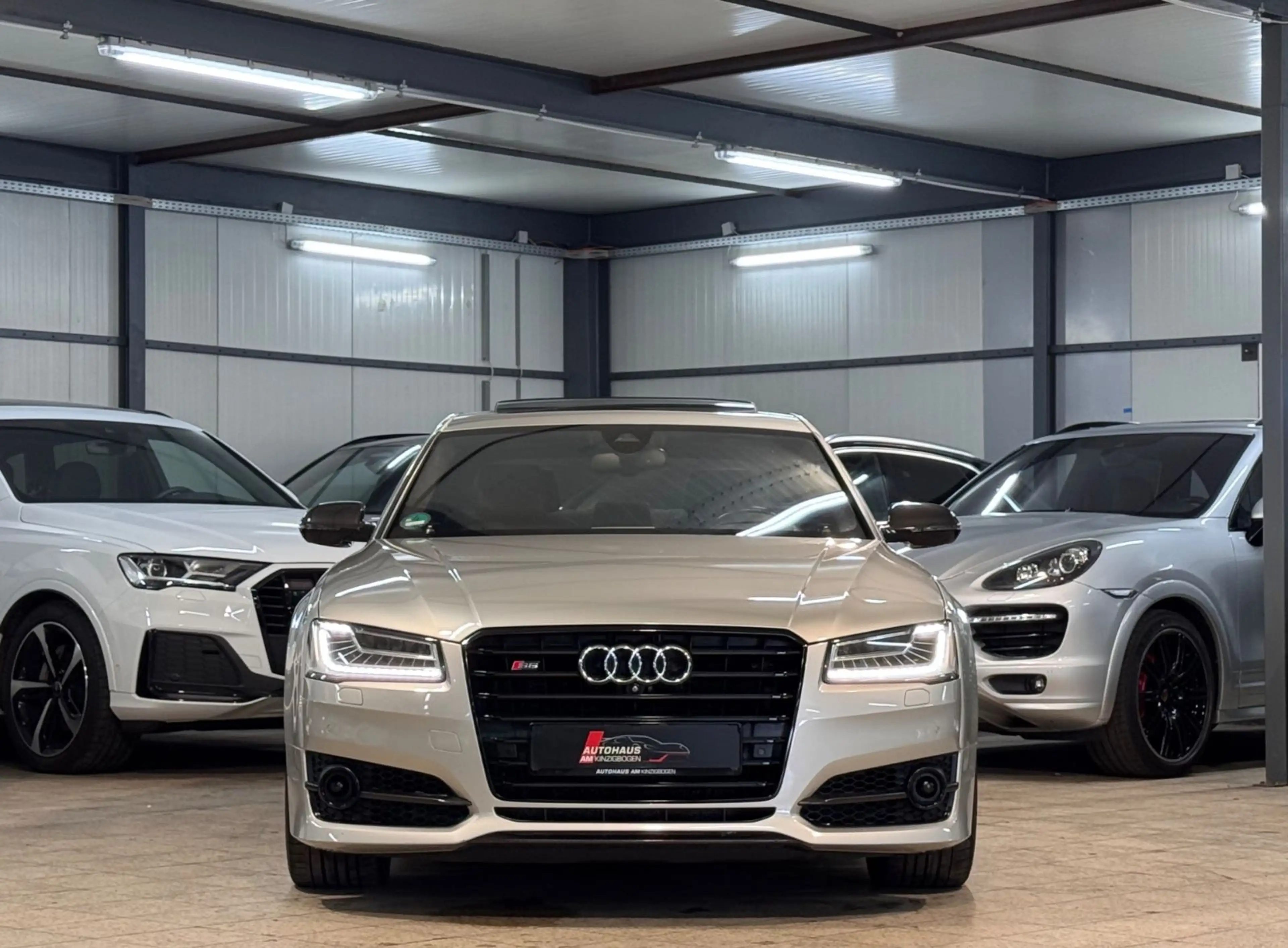 Audi S8 4.0 TFSI quattro plus CRBN*NIGHTV*HUD*B&O*STH — photo 2