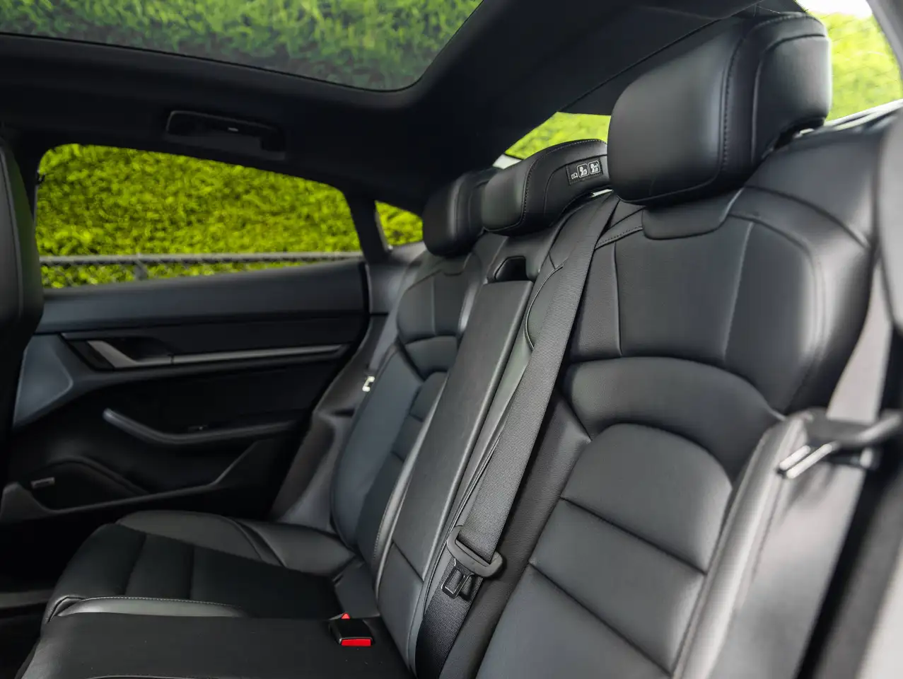 Porsche Taycan FACELIFT BATT+/PANO/AIR/21"/MATRIX/CHRONO/360/ACC/18W/BOSE, миниатюра 9
