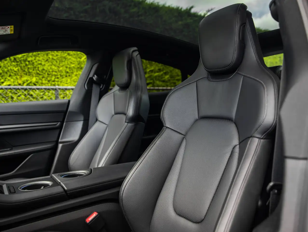 Porsche Taycan FACELIFT BATT+/PANO/AIR/21"/MATRIX/CHRONO/360/ACC/18W/BOSE, миниатюра 8