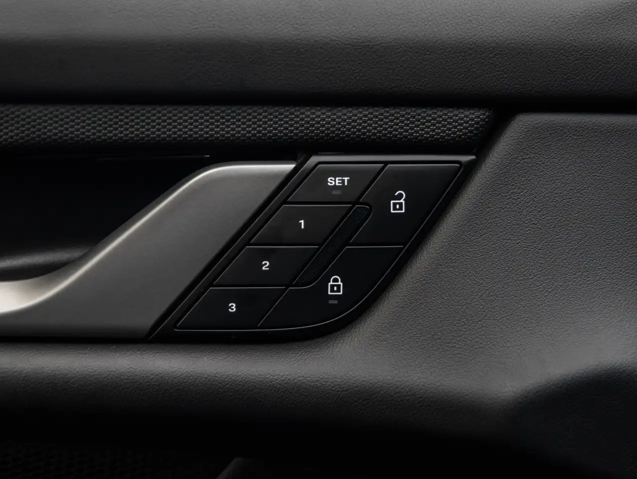 Porsche Taycan FACELIFT BATT+/PANO/AIR/21"/MATRIX/CHRONO/360/ACC/18W/BOSE, миниатюра 30