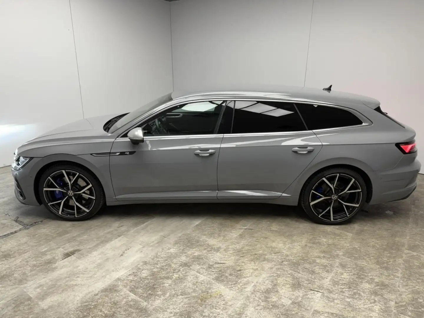 Volkswagen Arteon R Shooting Brake 2.0 TSI DSG 4Motion Klima Navi Grau - 2
