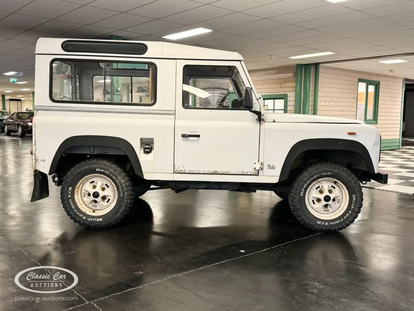 Land Rover Defender 90  - ONLINE AUCTION White - 2