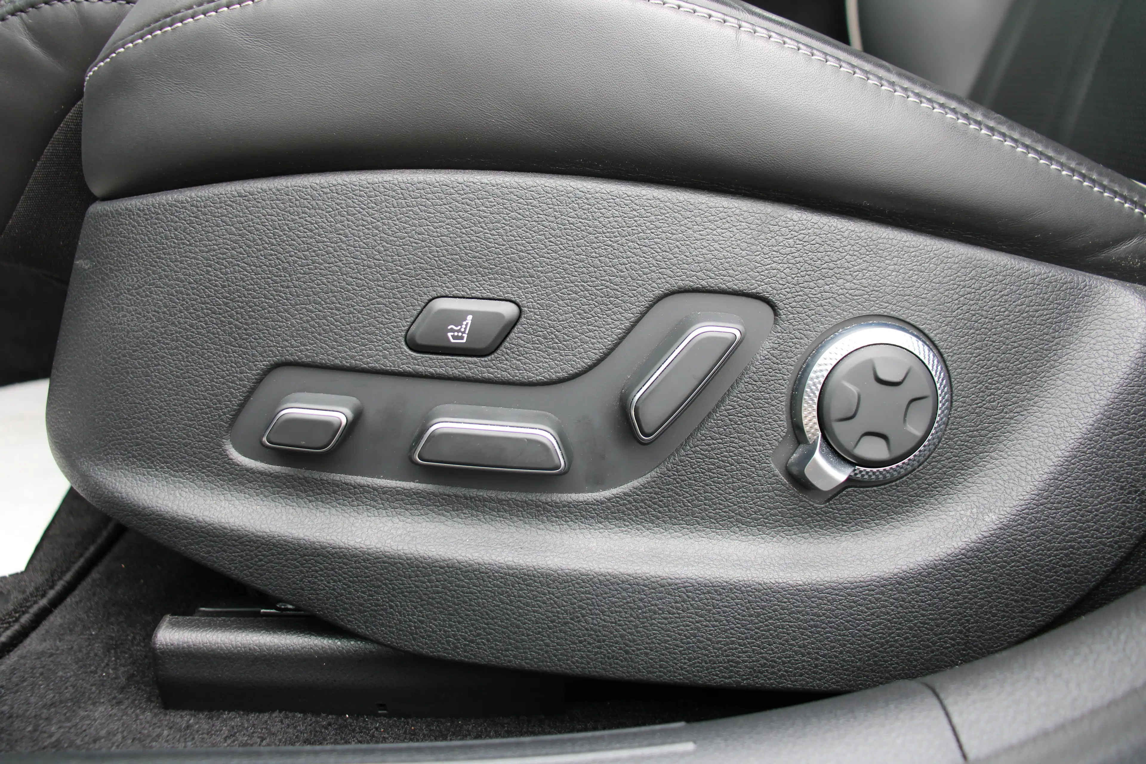 Genesis G80 EV 87 KWh Luxury Executive 370PK 4WD — photo 12