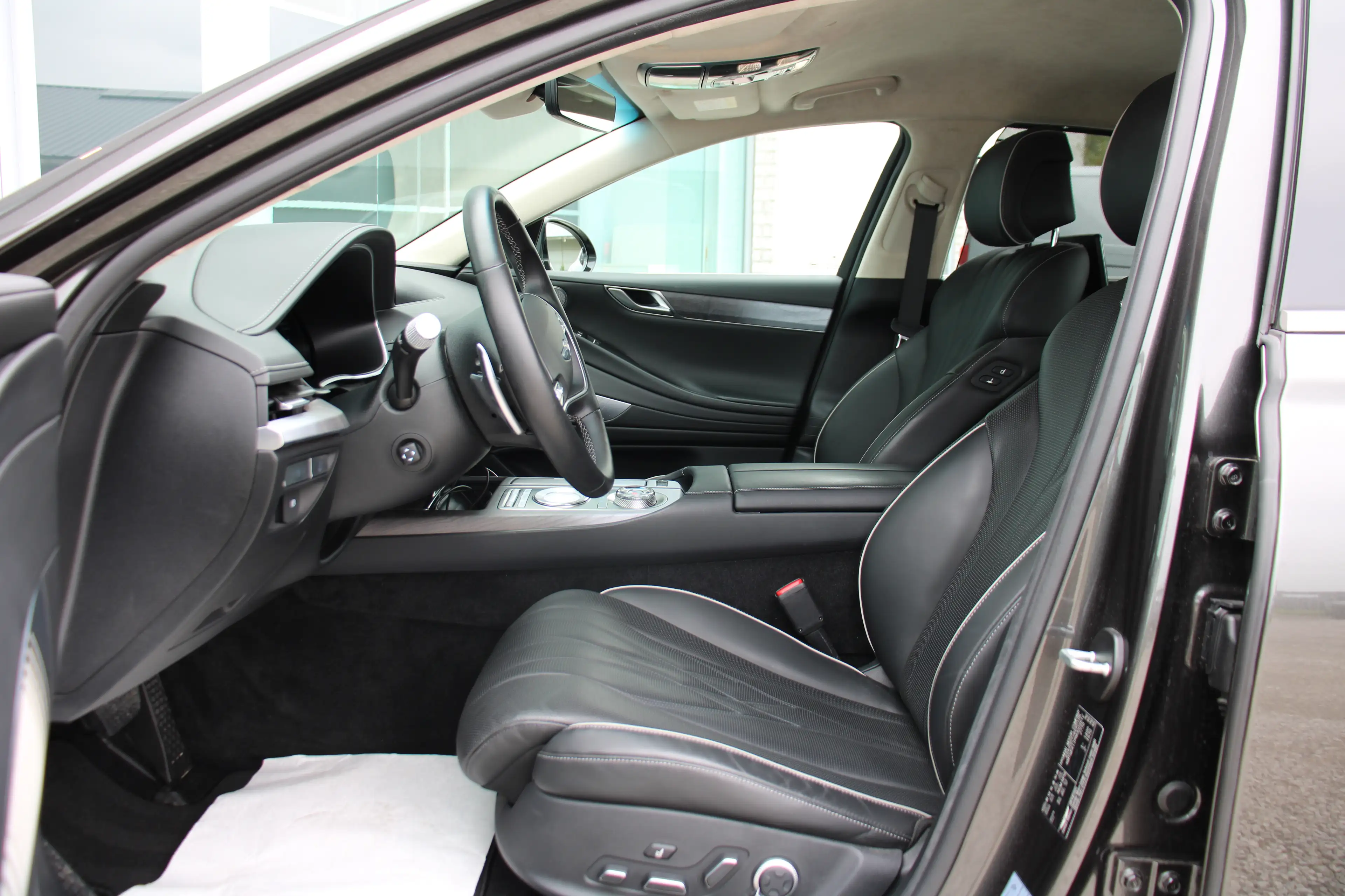 Genesis G80 EV 87 KWh Luxury Executive 370PK 4WD — photo 13