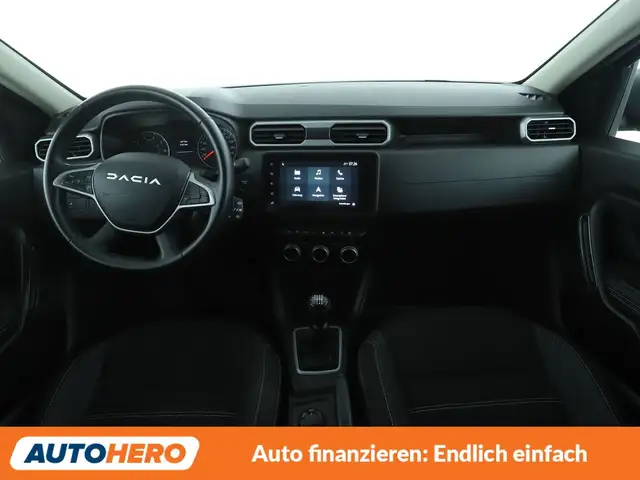 Dacia Duster view 12