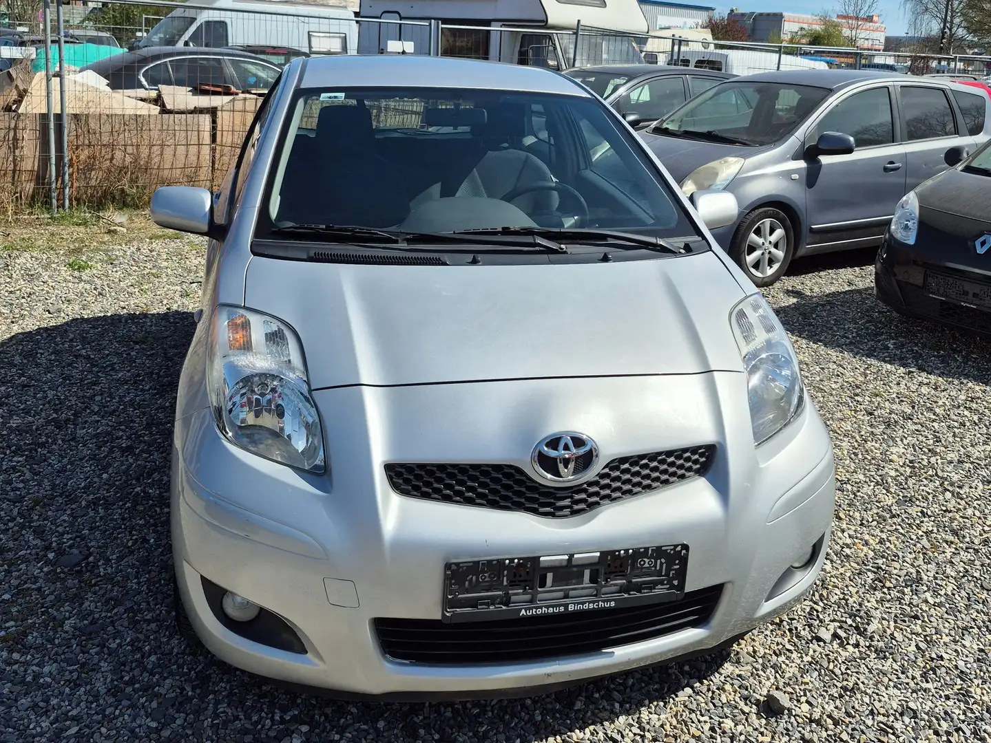 Toyota Yaris 1.33 VVT-i Multi Mode Sol Gris - 2