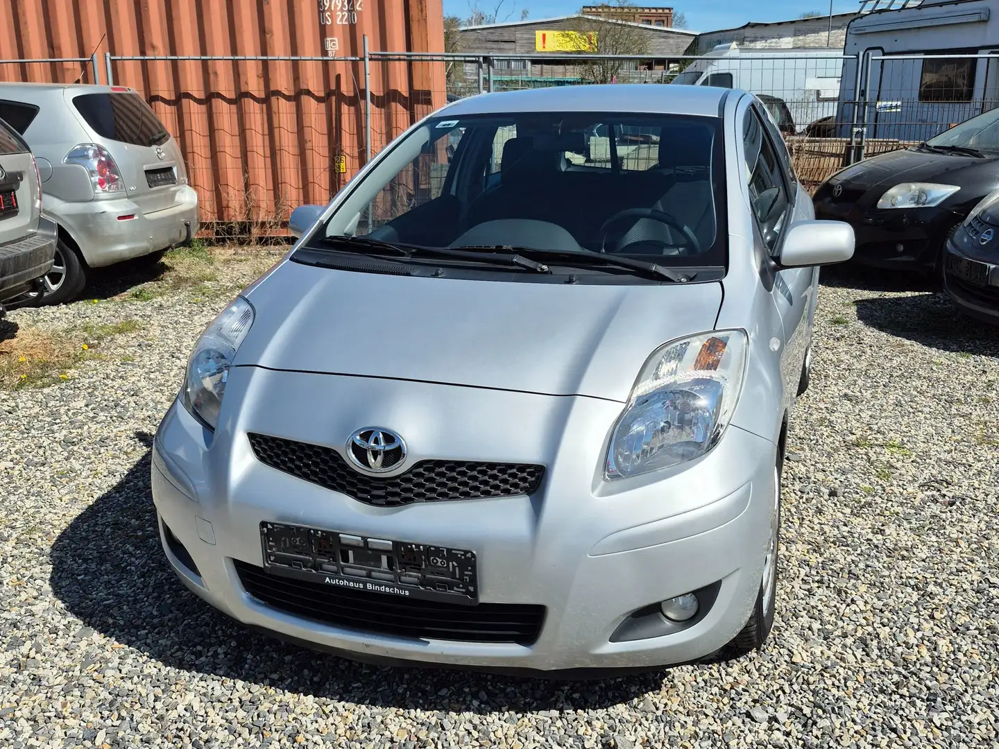 Toyota Yaris 1.33 VVT-i Multi Mode Sol Gris - 1