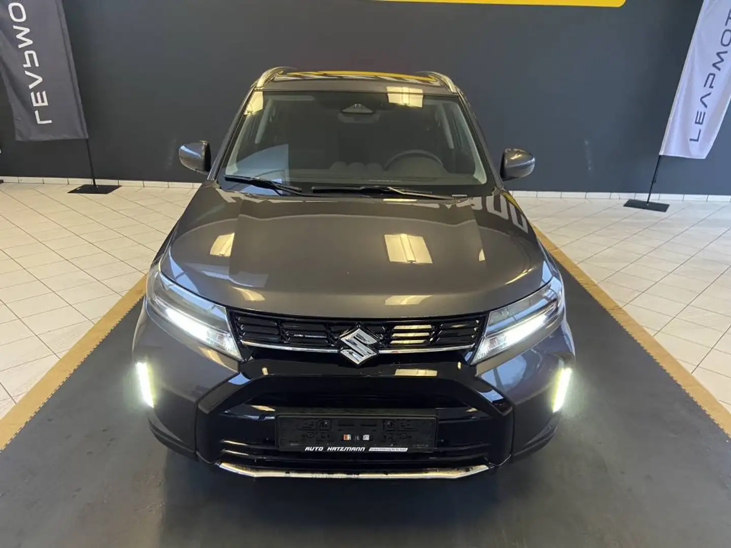 Suzuki Vitara VITARA Shine 1,4 110PS Allrad 6g Schalter Grau - 2