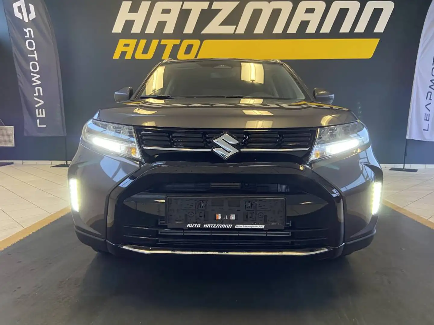 Suzuki Vitara VITARA Shine 1,4 110PS Allrad 6g Schalter Grau - 1