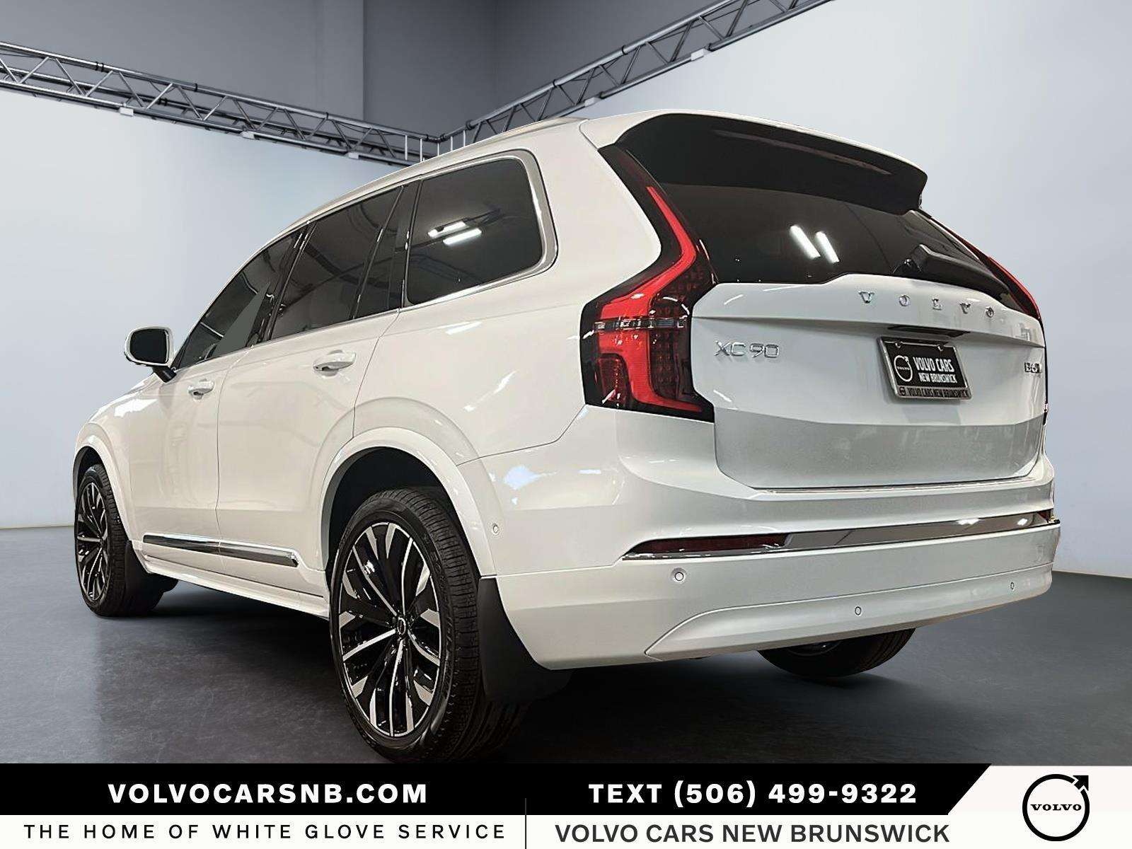 2025 Volvo XC90 ULTRA BRIGHT THEME alt 4