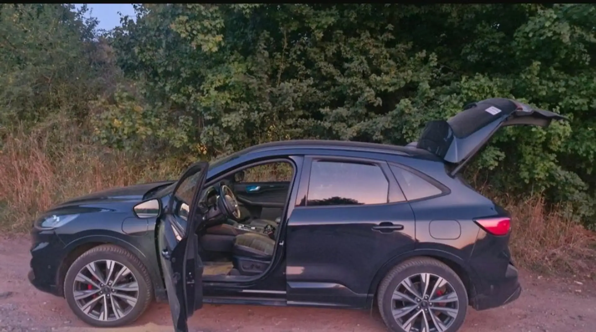 Ford Kuga Kuga 2.5 Duratec PHEV ST-LINE Schwarz - 2