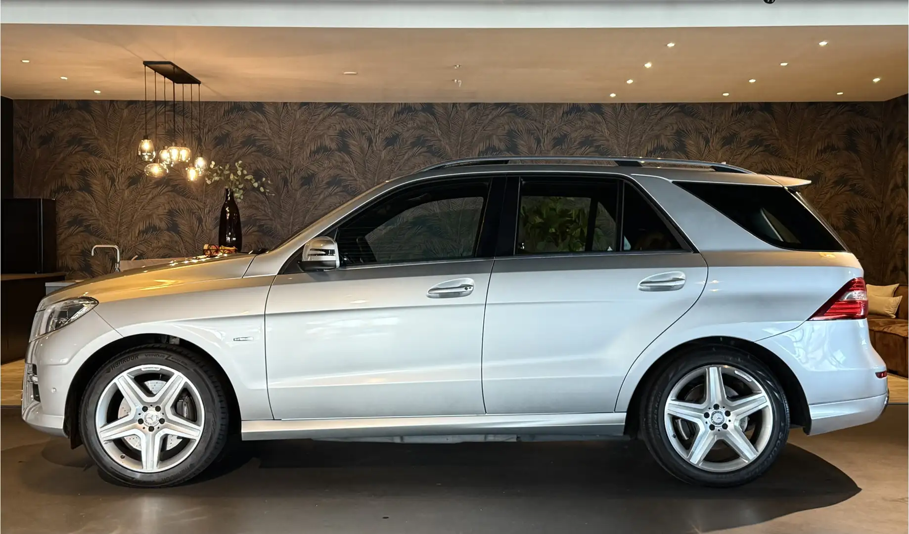 Mercedes-Benz ML 350 M-klasse V6 AMG I Designo I Luchtvering Argent - 2