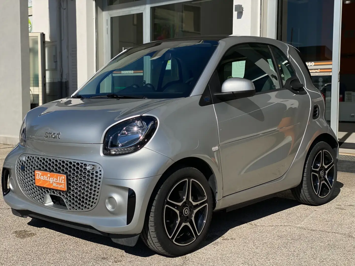 smart forTwo EQ Pulse, Navi, Tetto, Iva deducibile Argento - 2