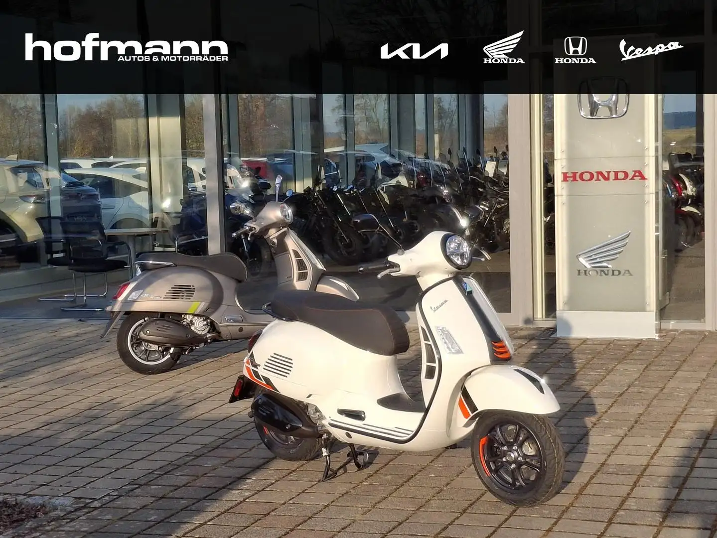 Vespa Super Sport GTS 310 SuperSport White - 1